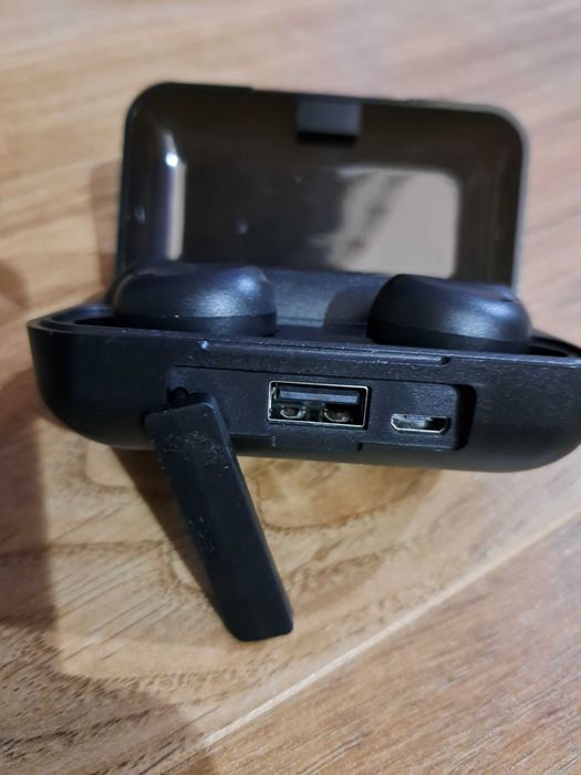 Căști cu bluetooth pt. telefon, tableta, PC, cu powerbank. NOI