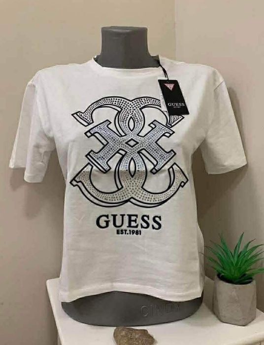 Оригинални тениски Guess