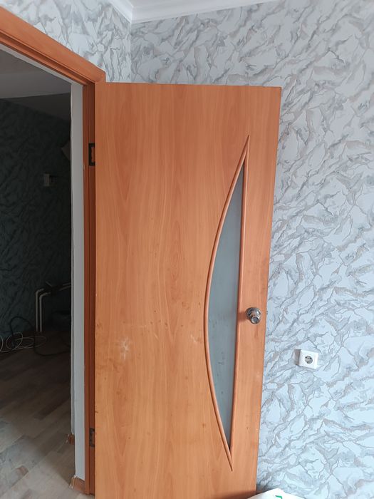 Межкомнатные Двери , линолеум
