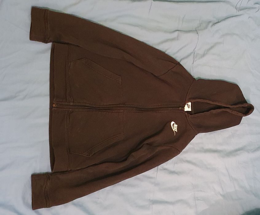 Продавам детски дрехи nike и the north face