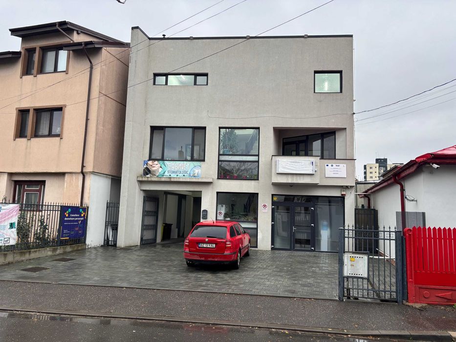 Închiriez spațiu poziție centrală