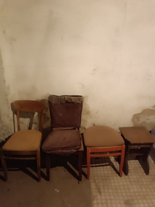 Стулья и табуретки  по 500 тенге