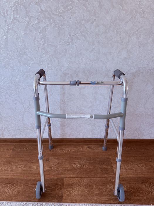 Продам взрослые ходунки