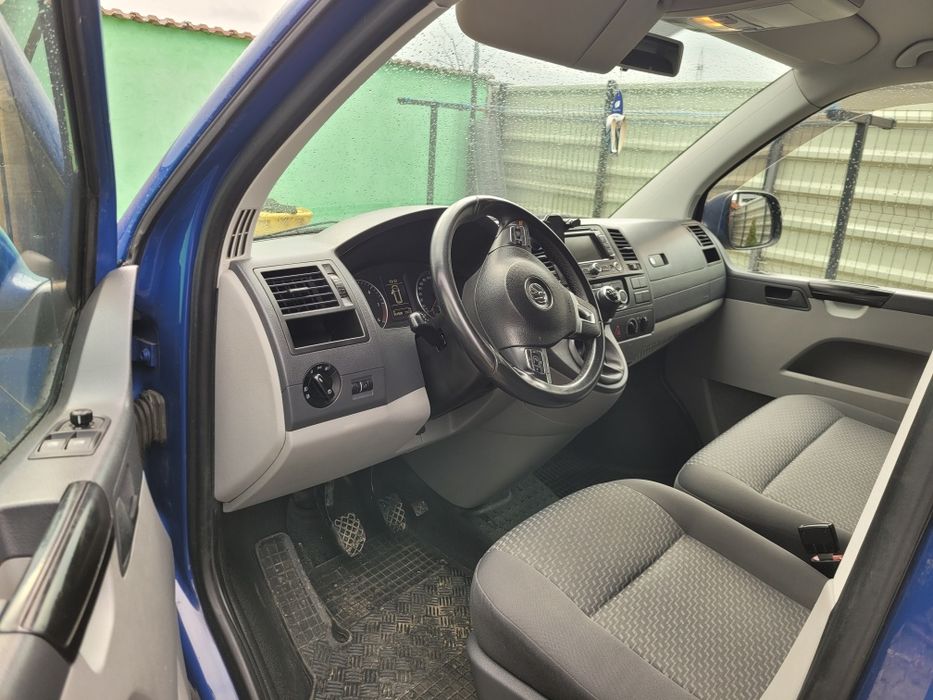 Inchiriere microbuz  8+1