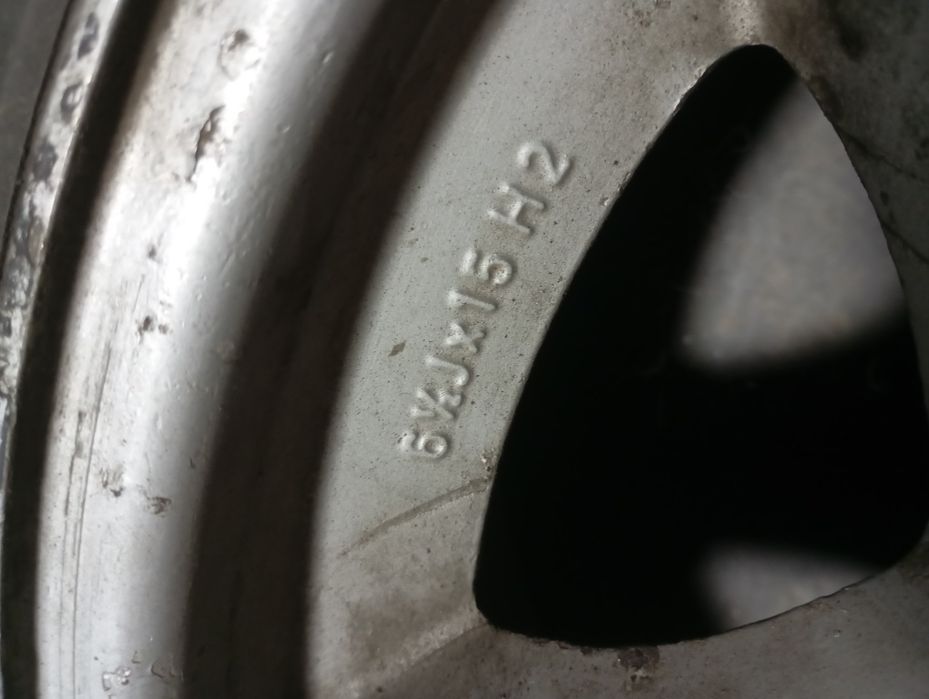 Диски в хорошем состоянии  R 15.