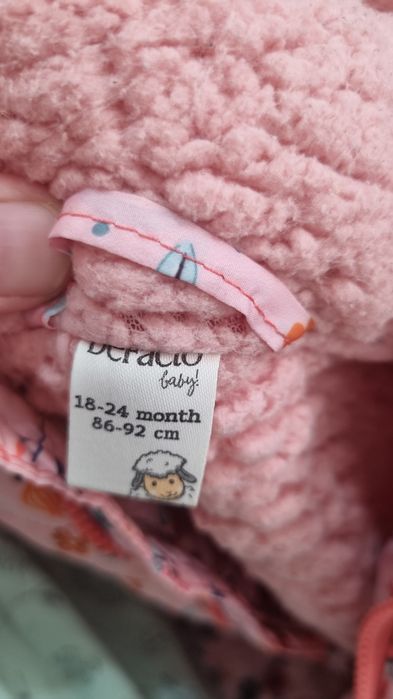 Продам детские осенние куртки