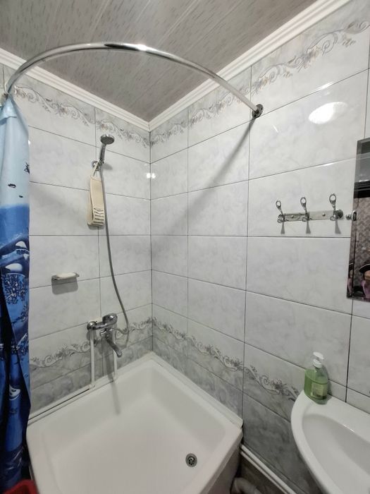 Продаётся квартира Сергели-5  90m²   3⁴/9/9 есть трапеция балкон