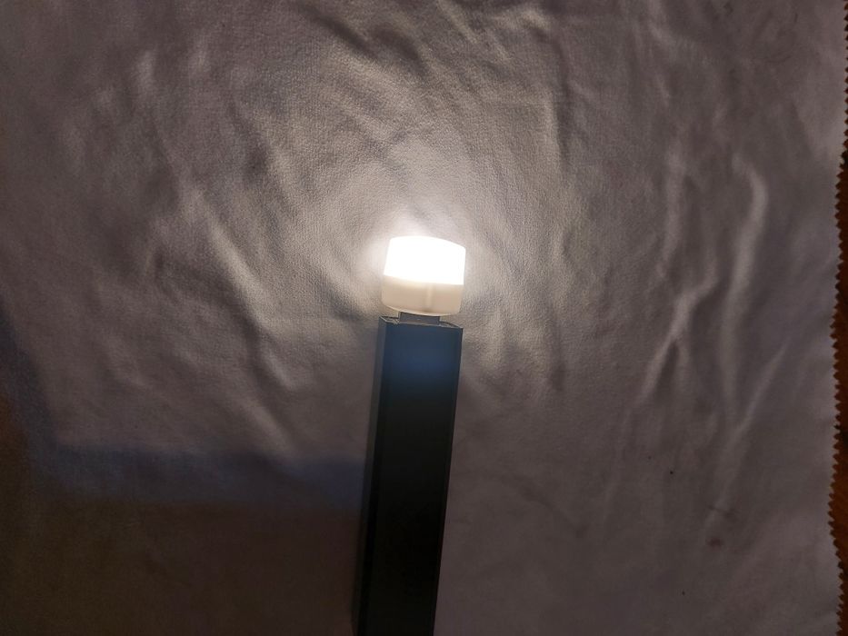 Vând becuri led cu alimentare usb