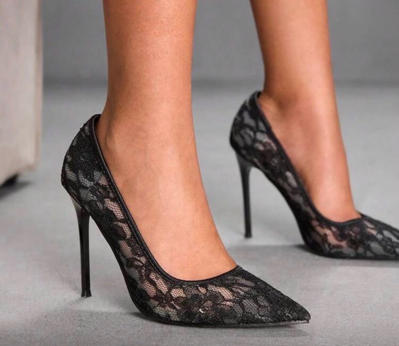 Дантелени токчета