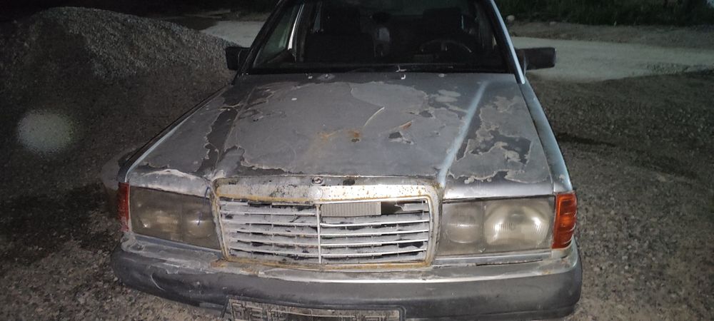 Запчасти на Мерседес 190