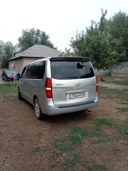 Hyundai Starex 2008 года.