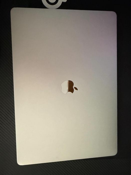 Продавам Mackbook pro