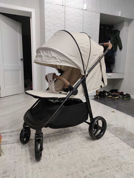 Коляска прогулочная