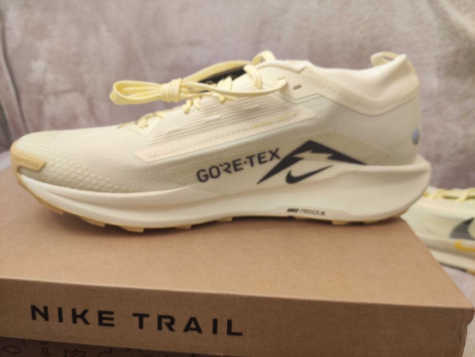 Чисто нов Nike gore tex 48.5