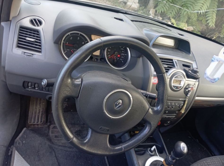 Dezmembrez Renault Megane 2 1.6 16v