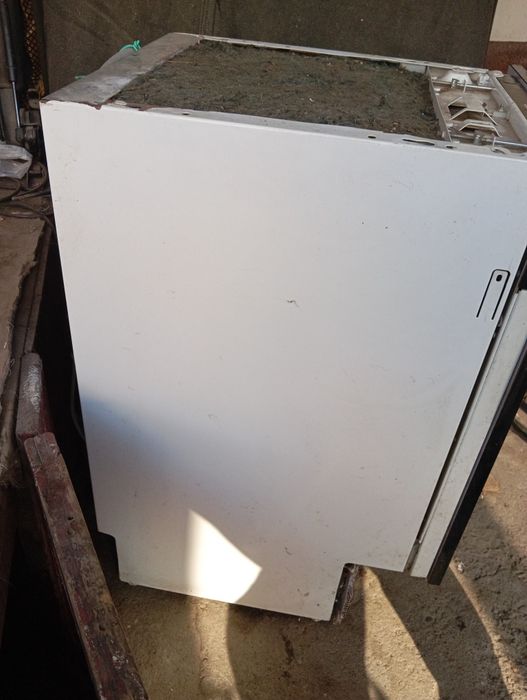 Продам посудомоечную машину