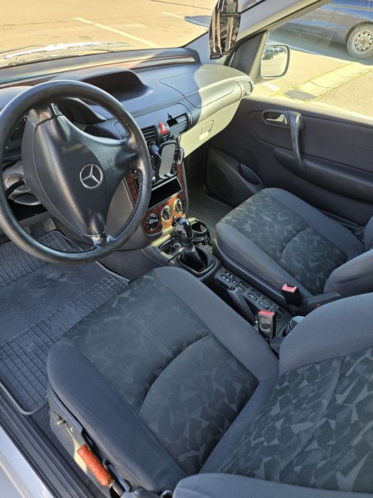 Mercedes-Benz Vaneo   1.7