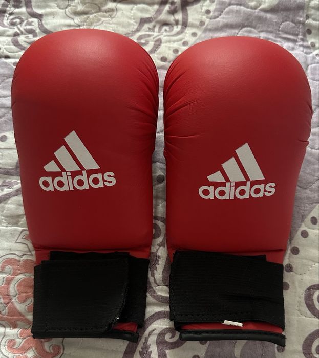 Продам перчатки для каратэ-до новые