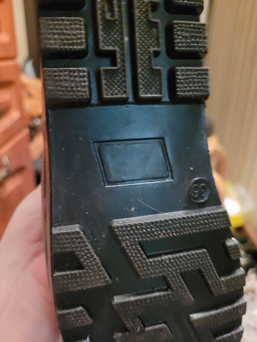 Продам  детские резиновые сапоги