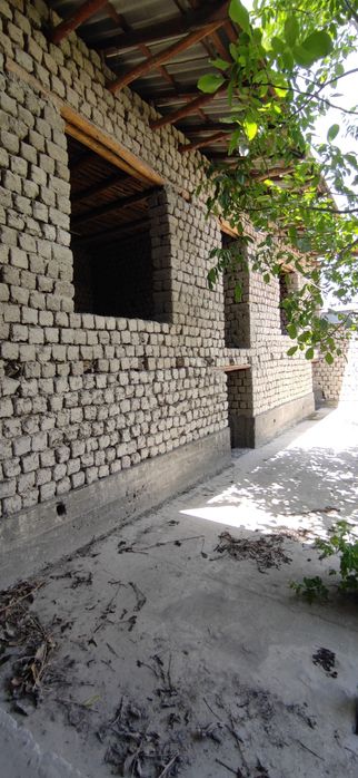 Qorasuvda hovli sotiladi