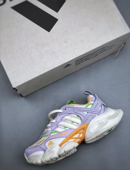 Нови дамски маратонки Adidas VENTO XLG DELUXE налични