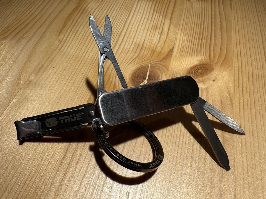 Unealta multifunctionala True Utility NailClip