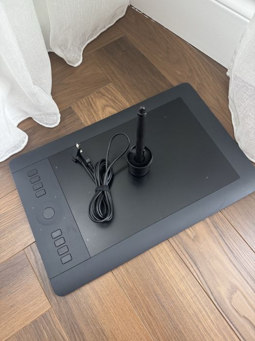Wacom Intuos Pro Medium PTH-651 графический планшет
