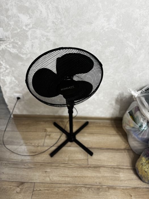 Вентилятор черный скарлет