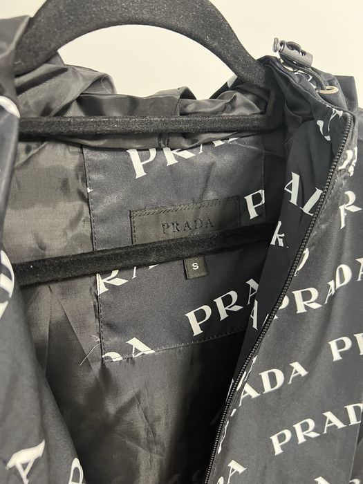 Geaca PRADA super calitate