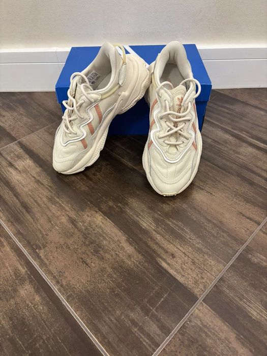 Обувки, маратонки