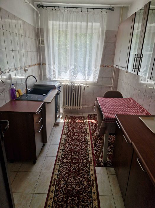 Vand apartament 2 camere, et. 2/4, decomandat, renovat total, spitalul militar, Nord, Pitesti.