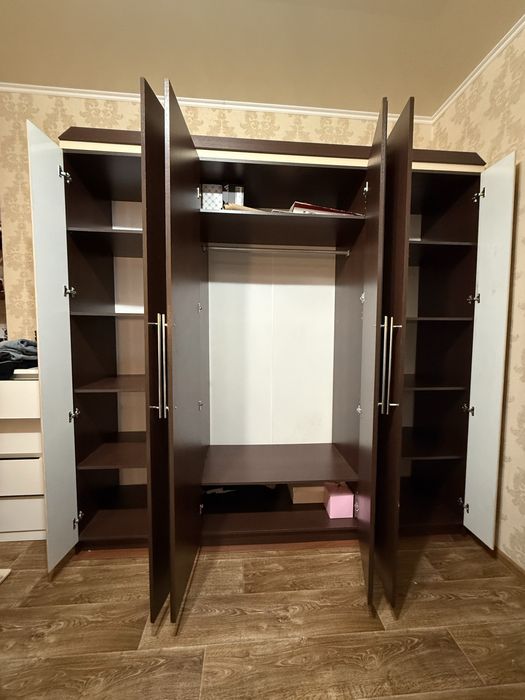 Шкаф купе с зеркалом