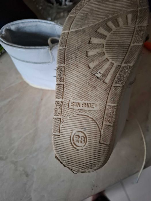 Vand sandalute albe ptr copii mar 23