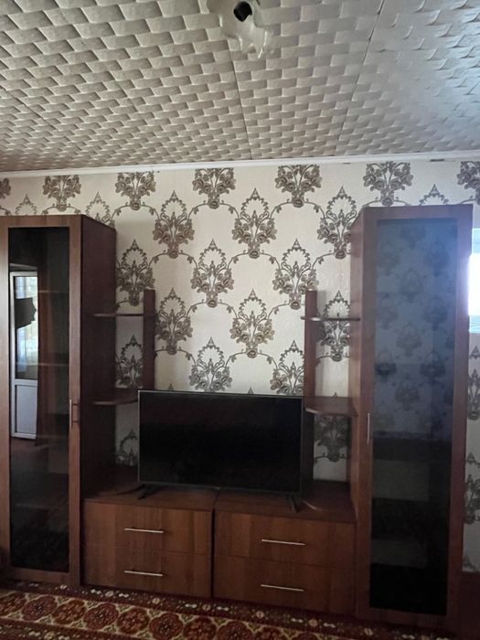 Продам стенуу с телевизором