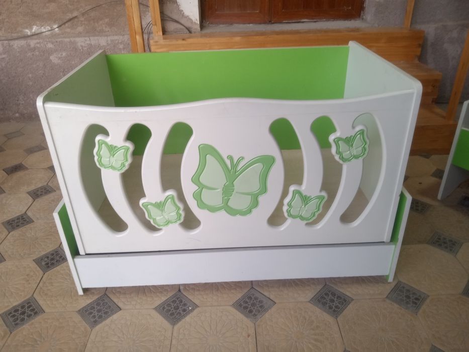 Bolalar kravati,belanchagi,shkafchasi