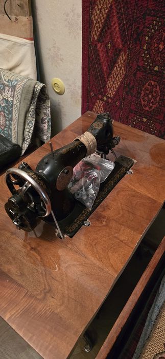 Продаю швейную машинку