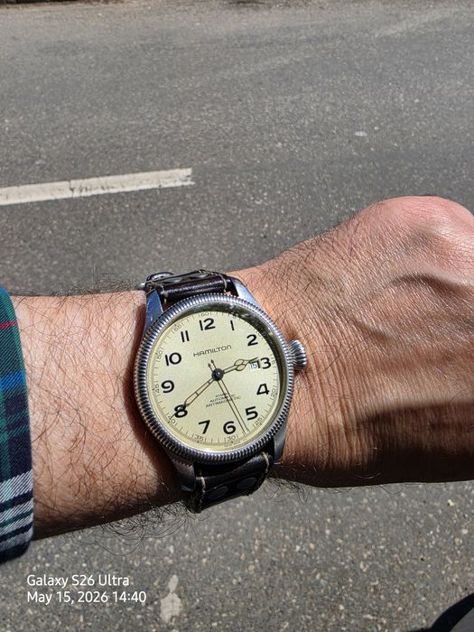 Hamilton Khaki Field 42 mm automatic ieșit din producție 
Pioneer Automatique 42mm