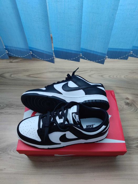 Nike Dunk Low "Panda"