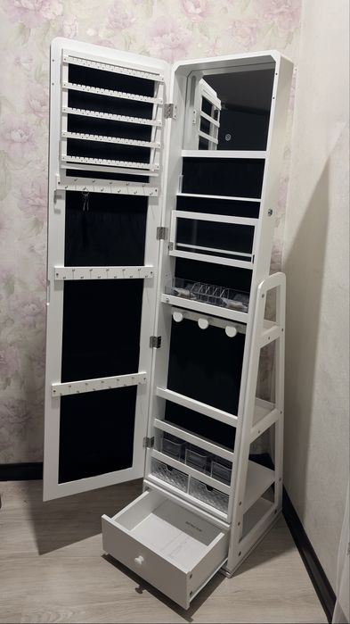 Зеркало напольное