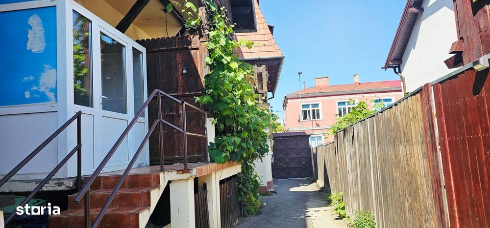 Închiriere apartament la casa 2 camere – Central, Str. Ioan Cuza