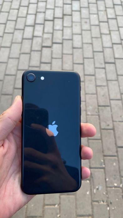 Iphone SE в хорошем состоянии