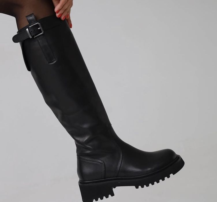 Продам сапоги от бренда Nursace