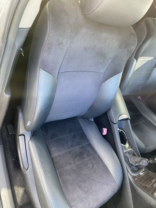 Кожен салон Toyota Avensis T27