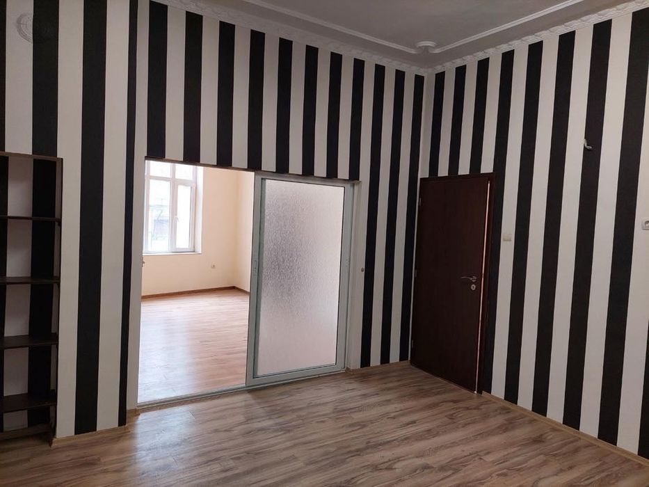 Офис, под наем, Център