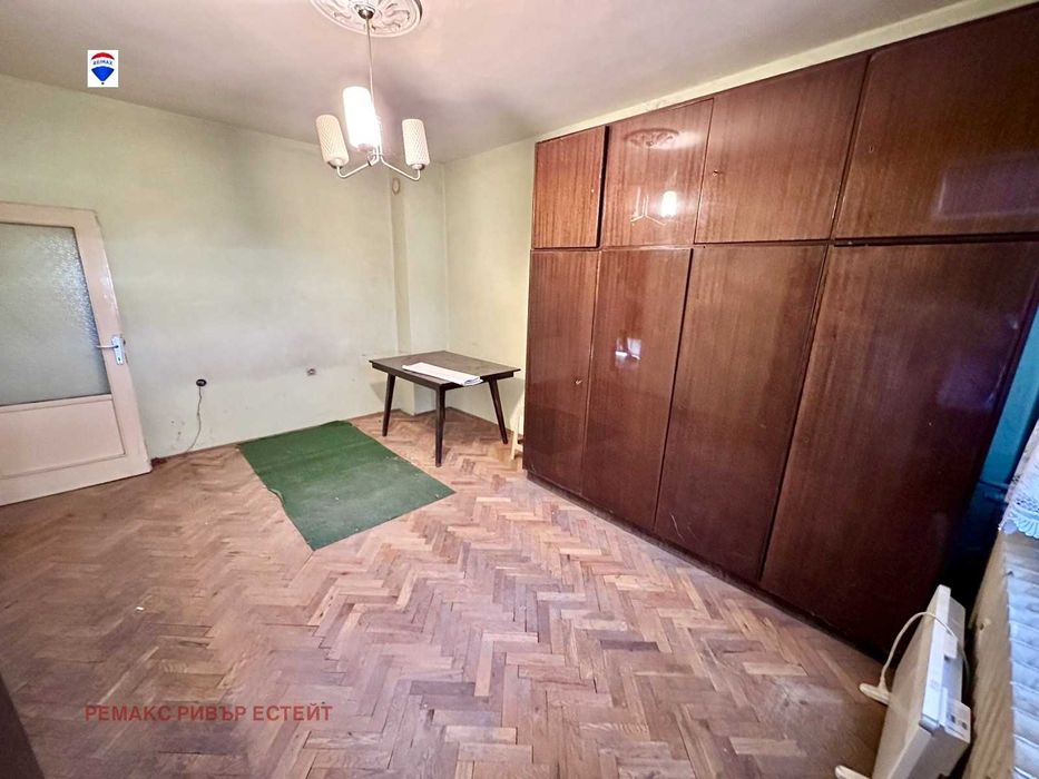 Продава се Тристаен апартамент в Русе, Център - 80 кв.м за 1058 €/кв.м - Снимка #3