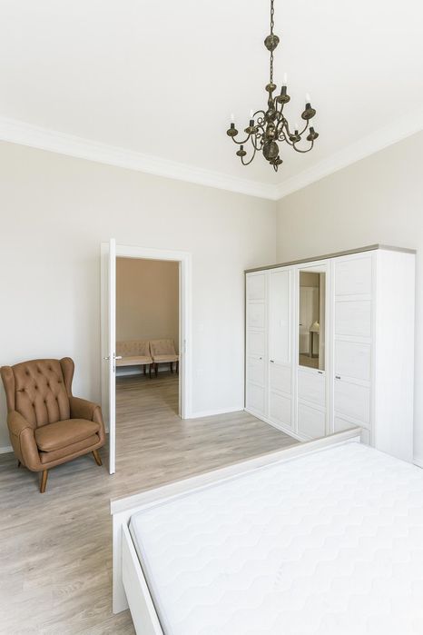 Тристаен апартамент под наем в Център