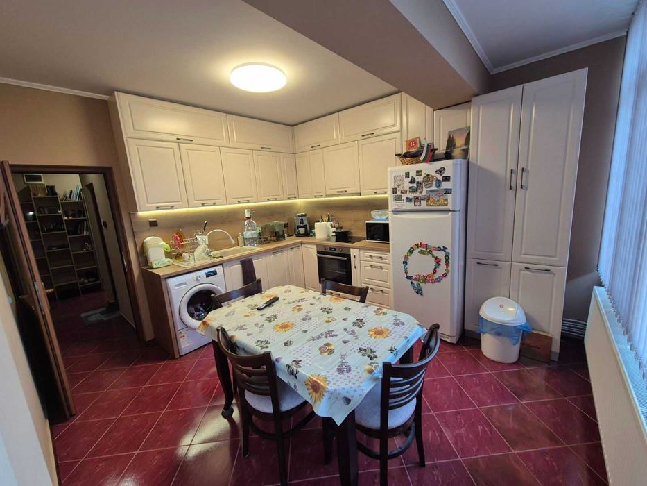 Продава се Двустаен апартамент в Разград, Център - 78 кв.м за 1896 €/кв.м - Снимка #10