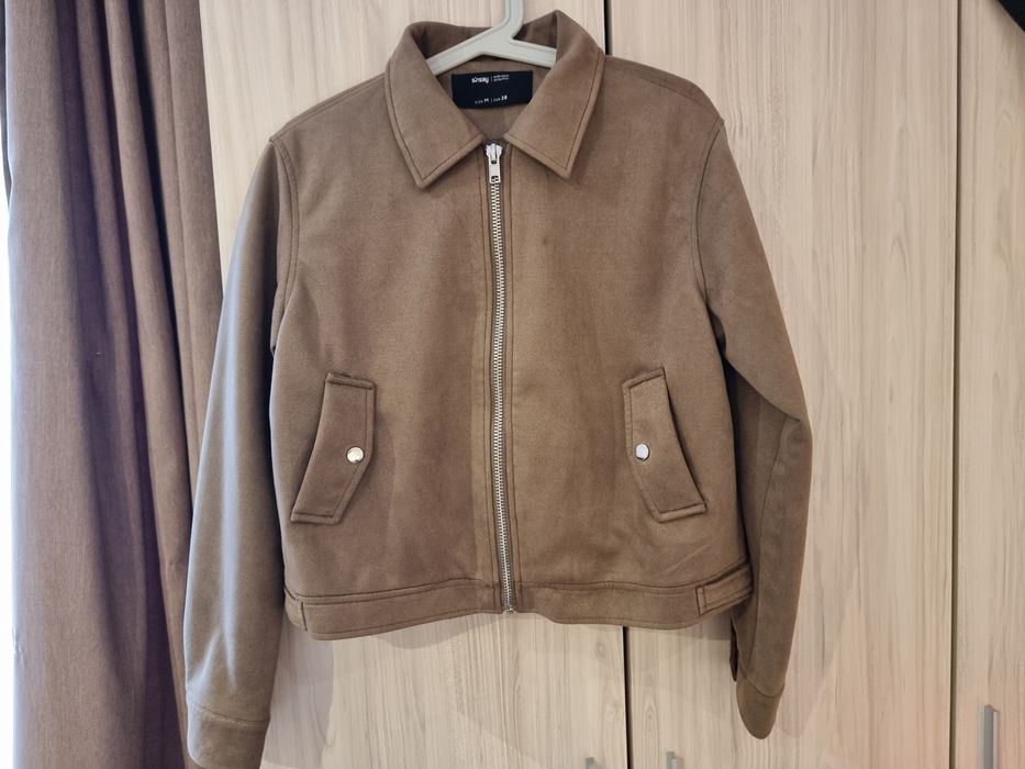 Дамско късо кафяво яке от велур - Sinsay