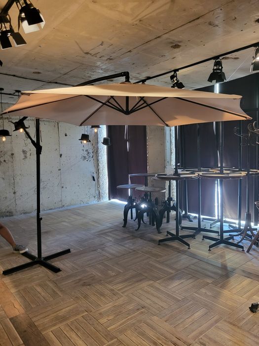 Голям чадър подходящ за открито