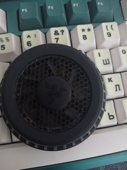 Razer Phone Cooler Chroma — telefon uchun original sovutgich (RGB)